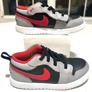 NIKE Air Jordan 1 Low Top Sneaker Toddler Size C-10 Gray Black Red DR9747-060